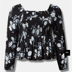 Torrid Rayon Slub Smocked Bodice
Long Sleeve Crop Blouse, Size 2 (16-18)